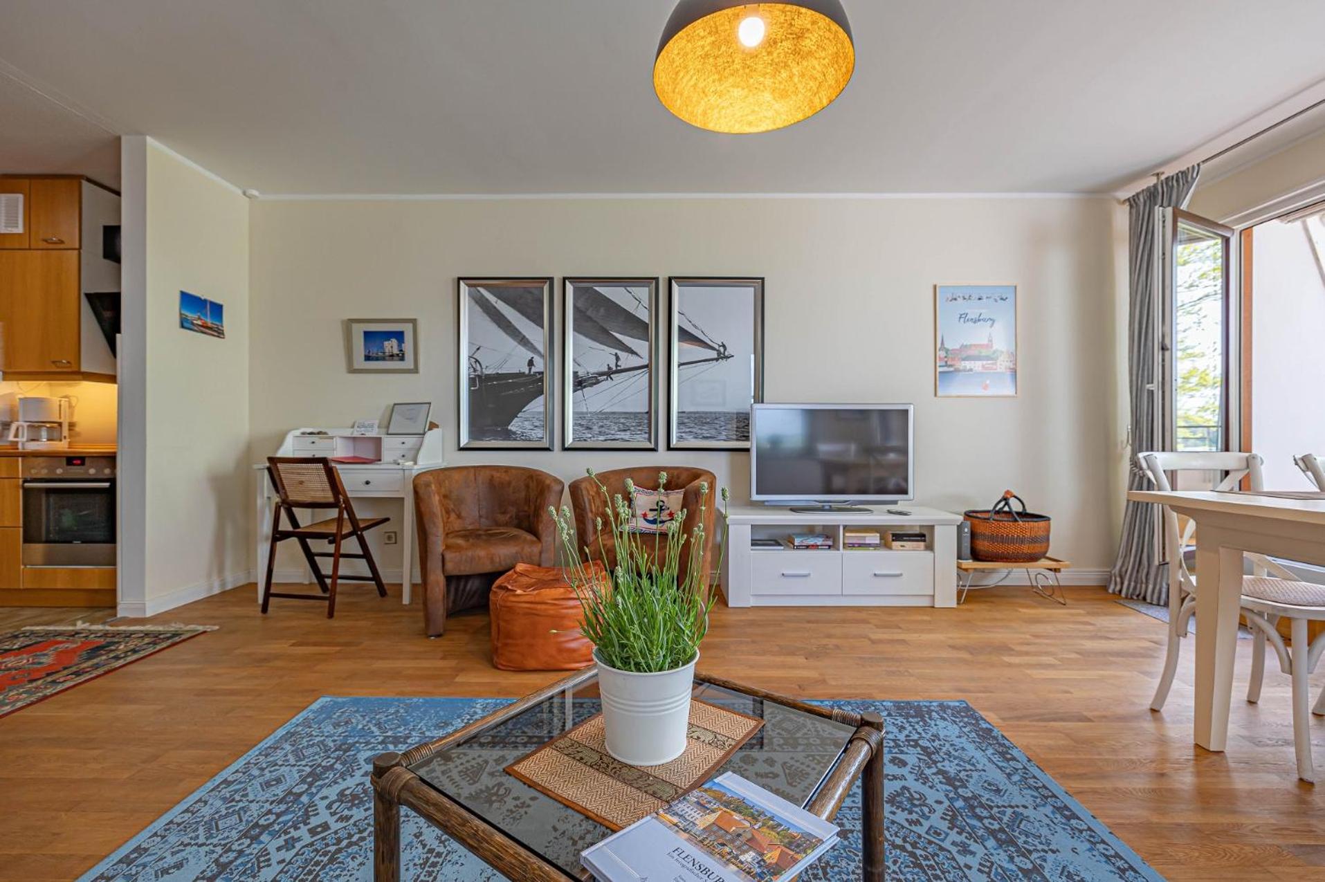 Fewo1846 - Eastside - Komfortables Apartment Im 2 Og Mit Balkon Und Tg-Stellplatz Фленсбург Экстерьер фото