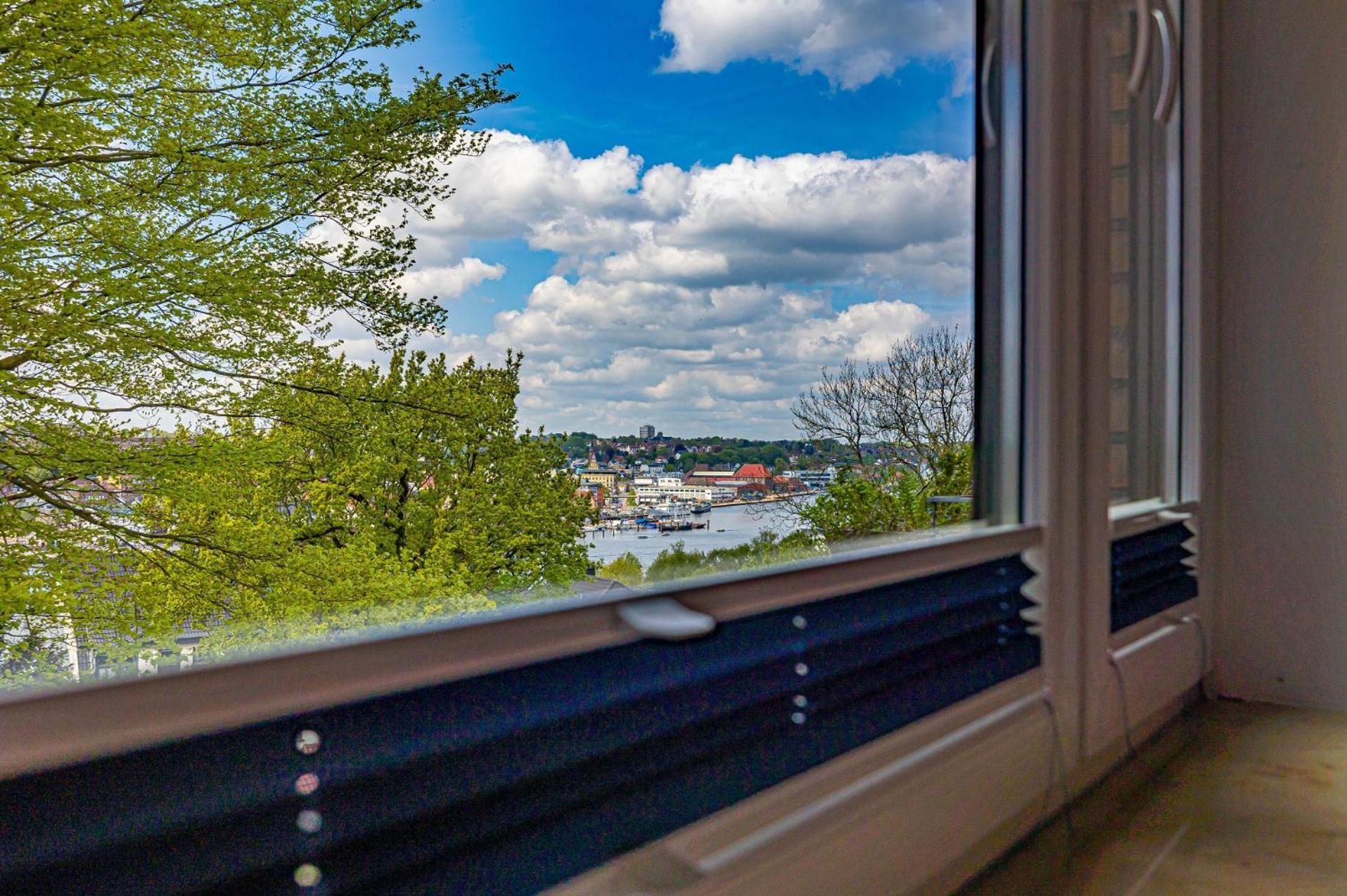 Fewo1846 - Eastside - Komfortables Apartment Im 2 Og Mit Balkon Und Tg-Stellplatz Фленсбург Экстерьер фото